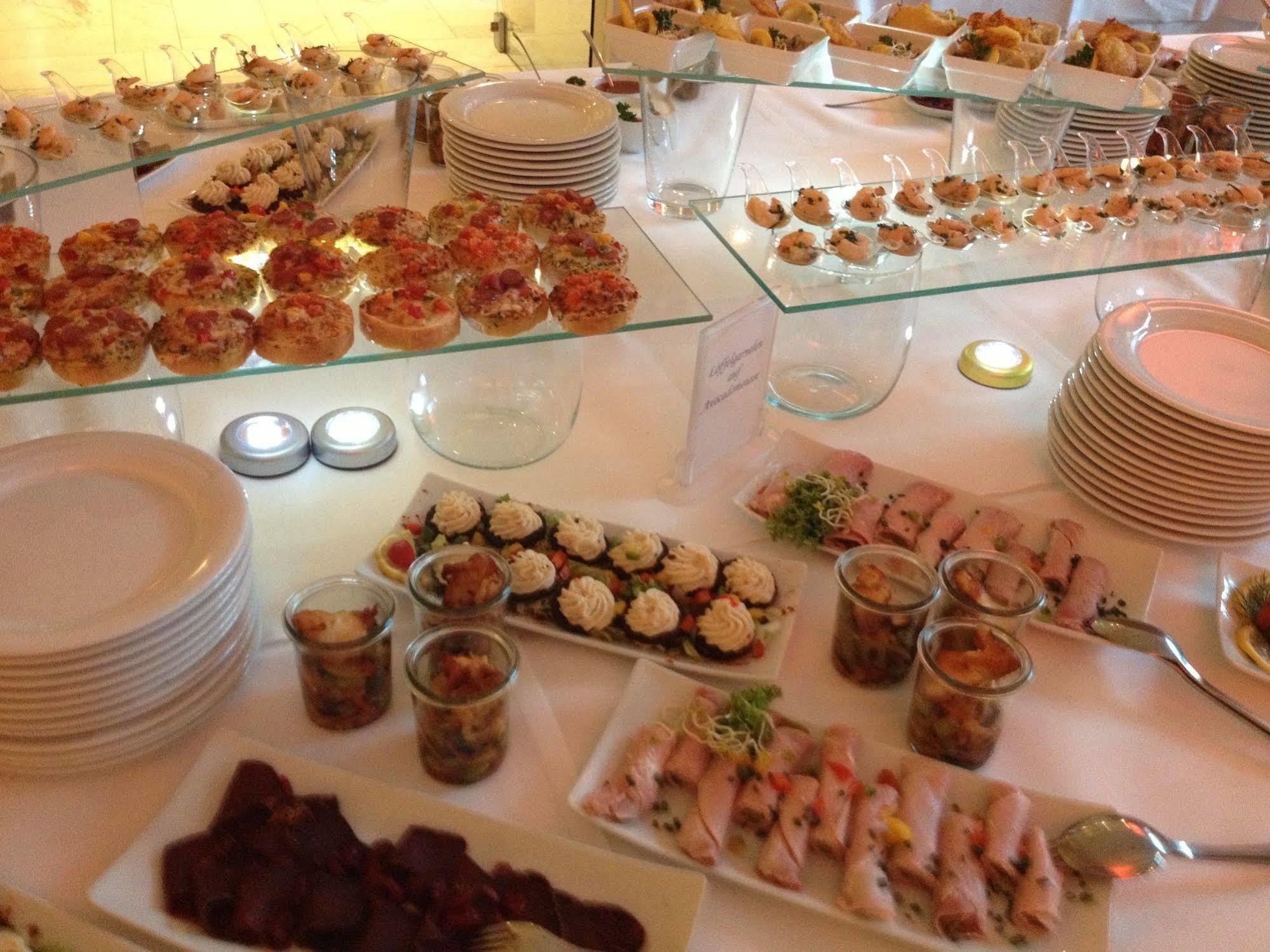 מינדן Victoria Hotel מראה חיצוני תמונה