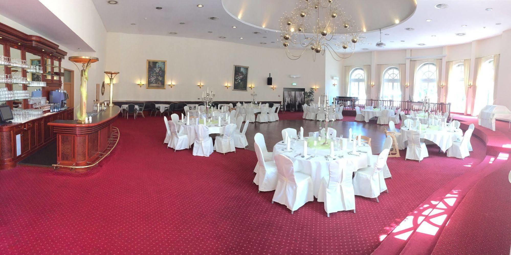 מינדן Victoria Hotel מראה חיצוני תמונה