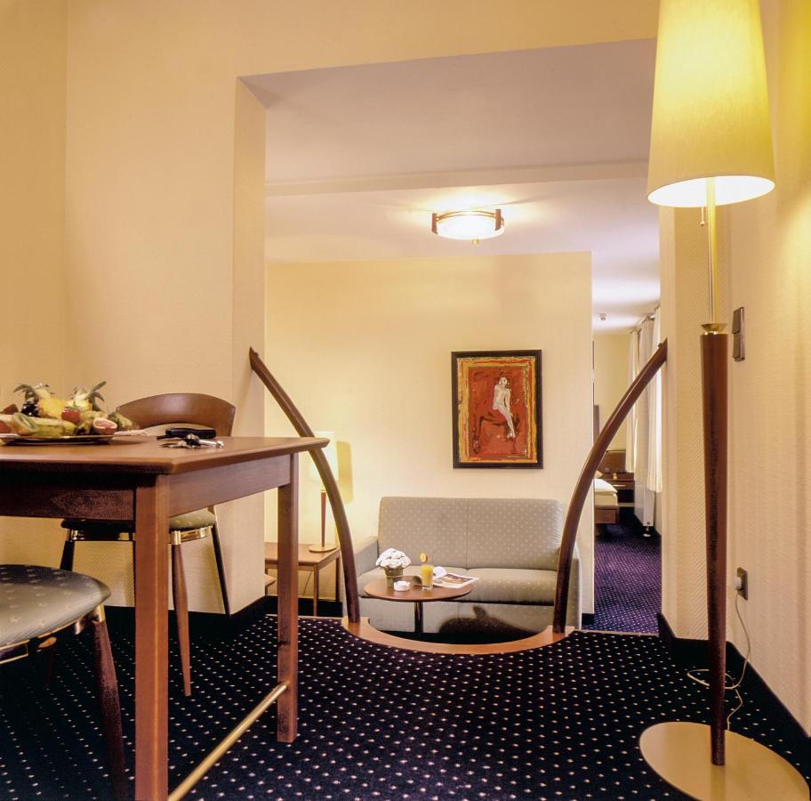 מינדן Victoria Hotel מראה חיצוני תמונה